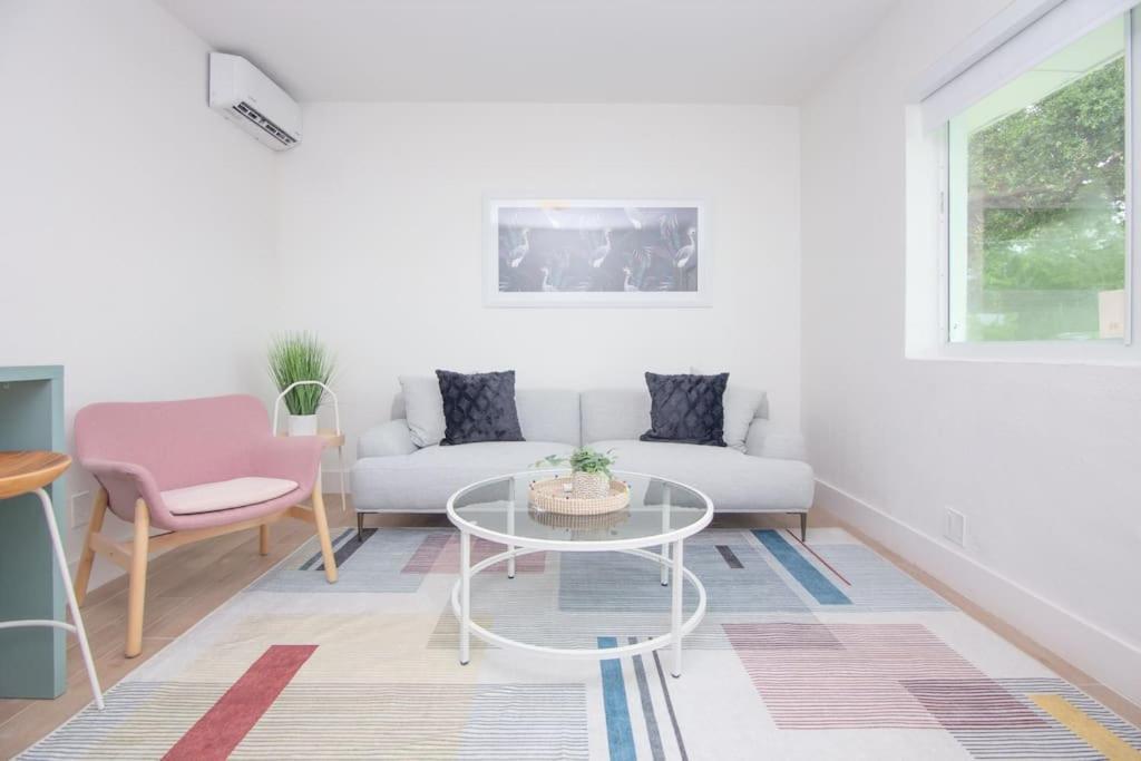 Stylish One Bedroom Apartment In El Portal #4 Miami Eksteriør bilde